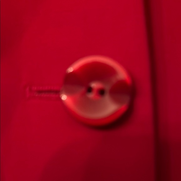 Vibrant Cherry Red Ladies Suit with Structured Shoulders - Picture 4 of 6